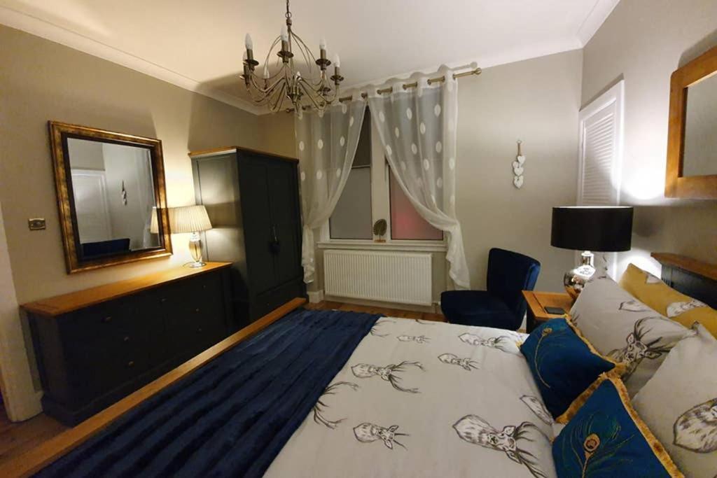 Smart & Stylish Holiday Apartment In The City Centre إينفيرنيس المظهر الخارجي الصورة
