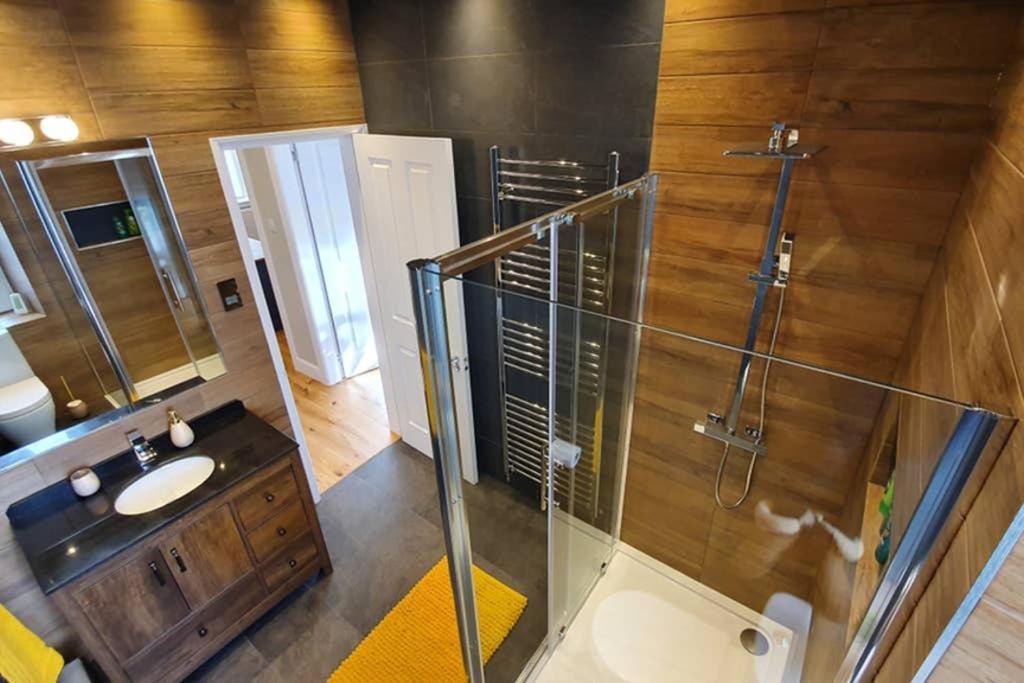 Smart & Stylish Holiday Apartment In The City Centre إينفيرنيس المظهر الخارجي الصورة