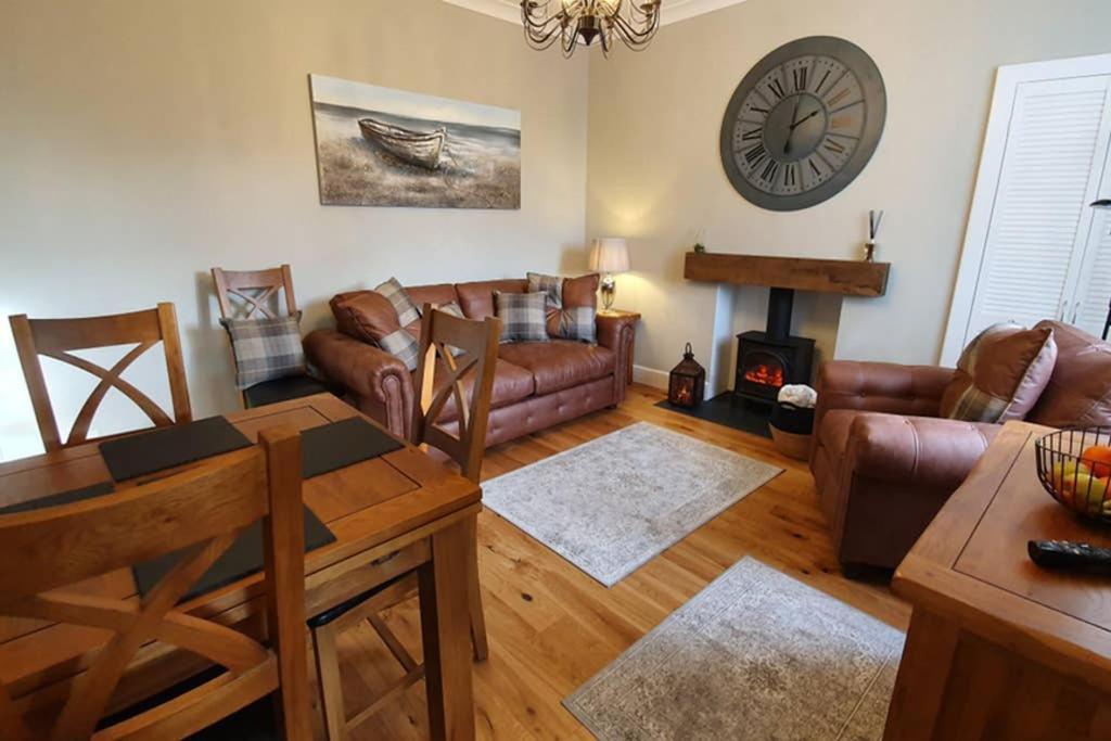 Smart & Stylish Holiday Apartment In The City Centre إينفيرنيس المظهر الخارجي الصورة