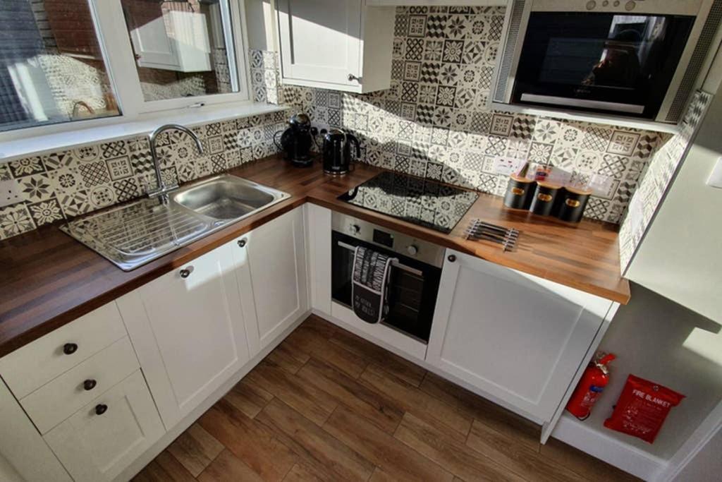 Smart & Stylish Holiday Apartment In The City Centre إينفيرنيس المظهر الخارجي الصورة