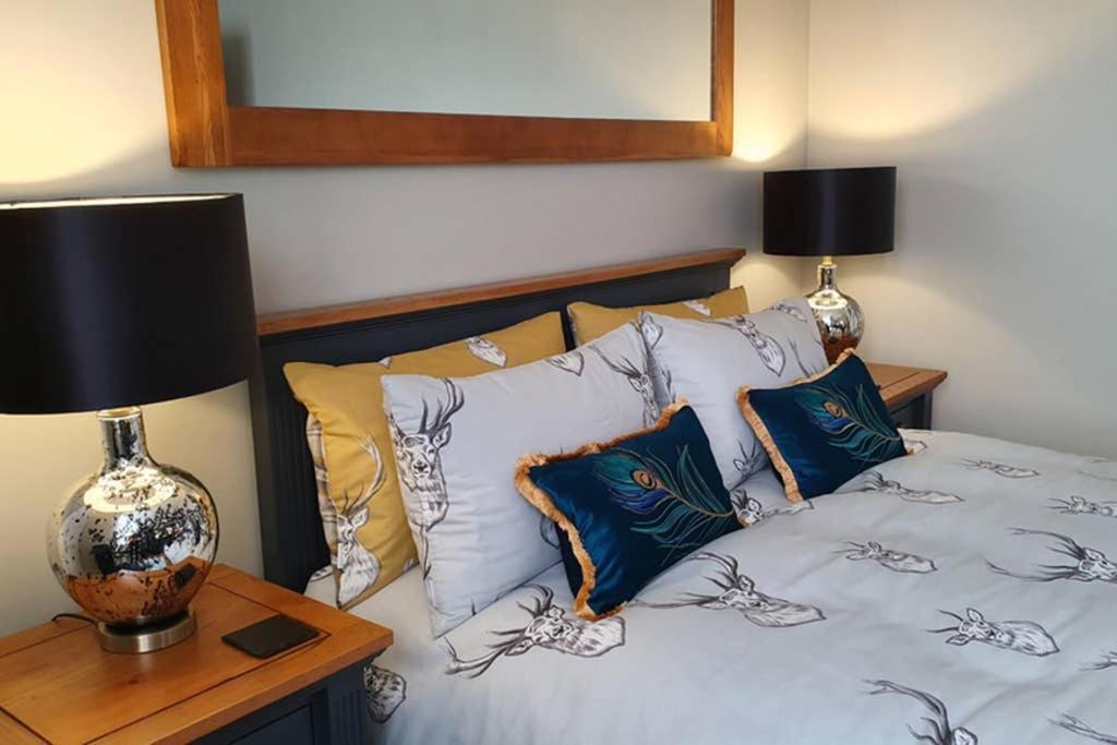 Smart & Stylish Holiday Apartment In The City Centre إينفيرنيس المظهر الخارجي الصورة