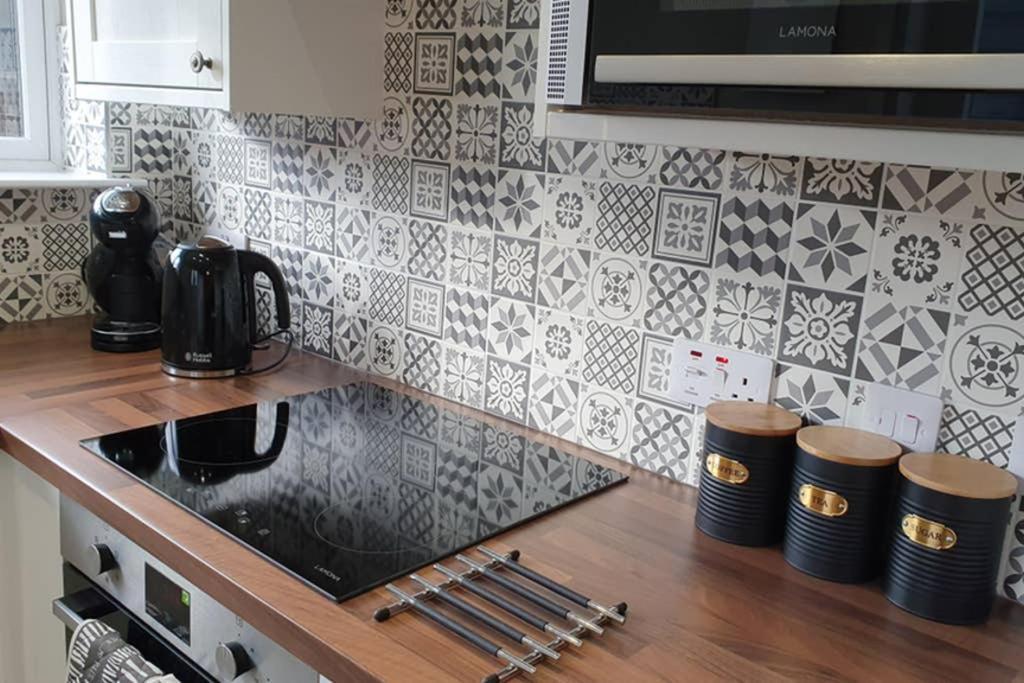Smart & Stylish Holiday Apartment In The City Centre إينفيرنيس المظهر الخارجي الصورة
